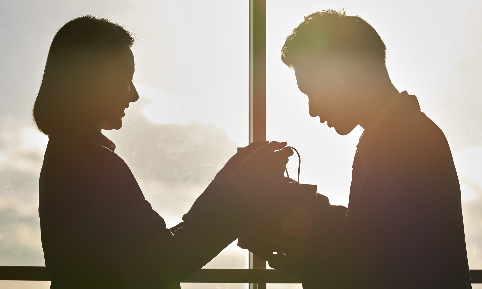 人間関係に疲れた独身27歳女性が 結婚運 を高める方法 水晶玉子news